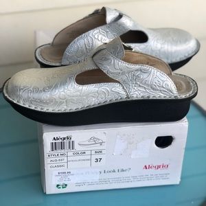 Alegria Classic Clogs